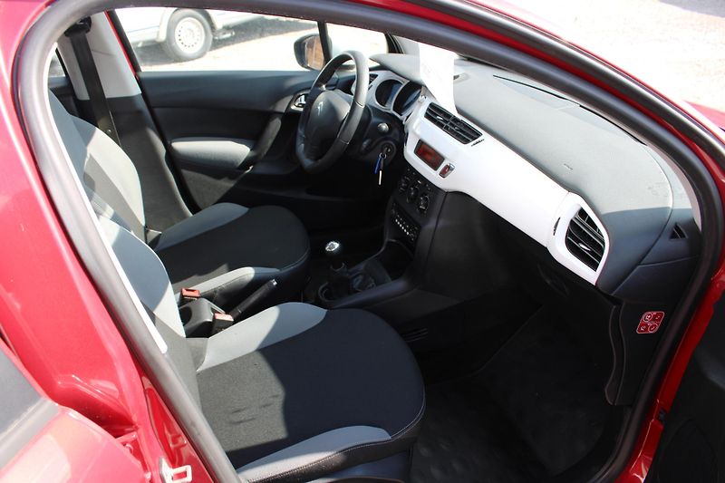 Citroën C3 (2012) REZERVACE - fotka 13 z 16
