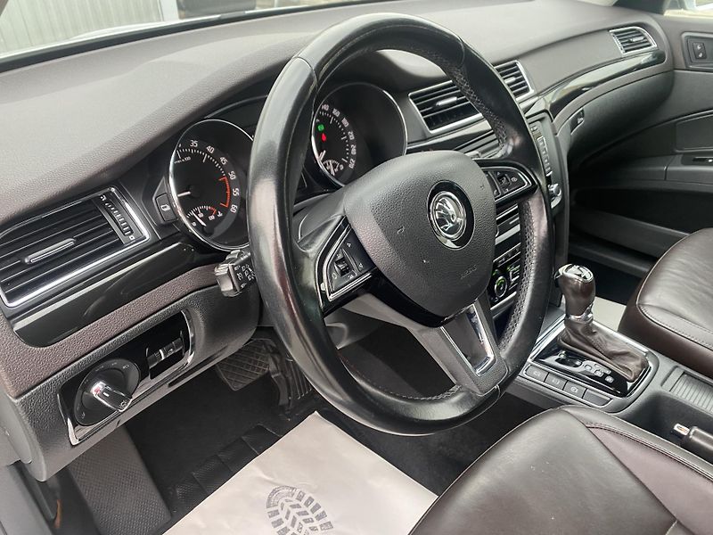 Škoda Superb 2.0TDi 4x4 170PS DSG L+K COMBI - fotka 145 z 158