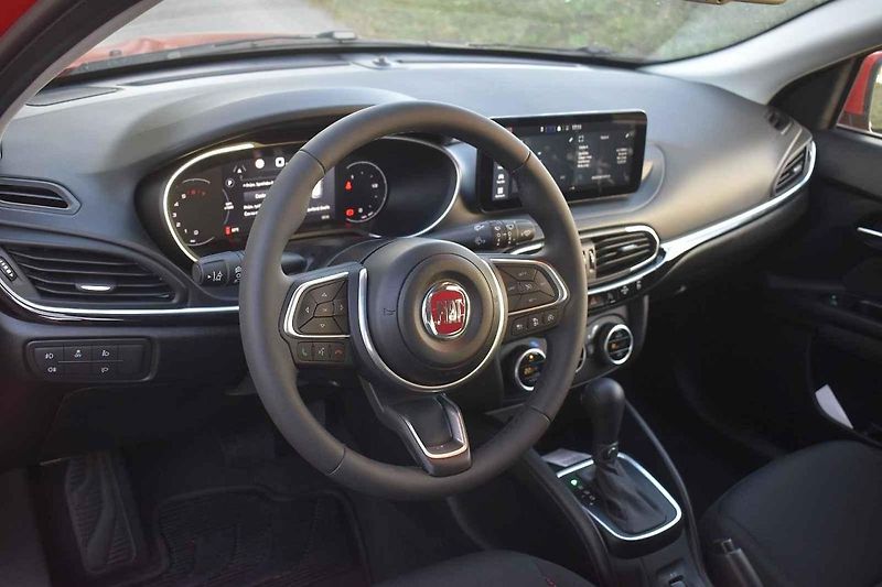 Rodinné auto s dobrým prostorem - to je Fiat Tipo