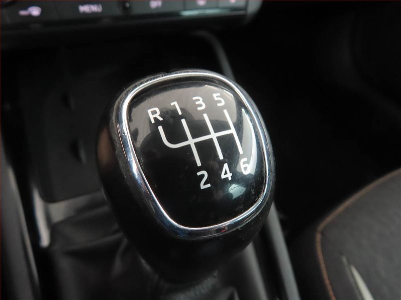 Škoda Scala (2020) Style 1.6 TDI, Serv.kniha - fotka 13 z 17