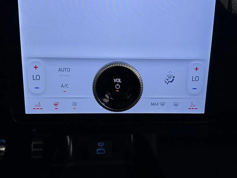 Ford Mustang Mach-E AWD 75kWh 198kW 1.Maj DPH - fotka 8 z 10