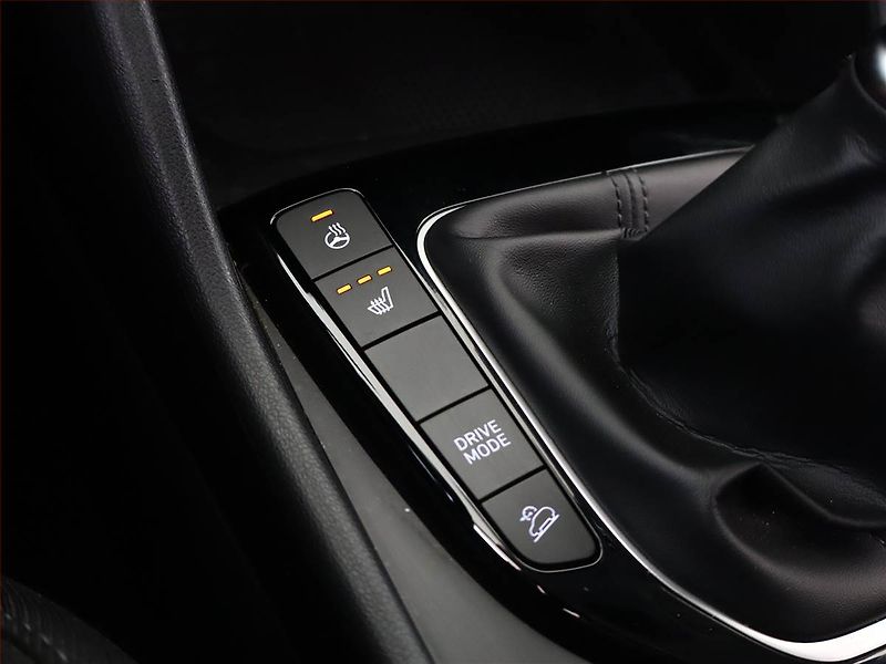 Hyundai Tucson (2022) 1.6 T-GDI - fotka 13 z 15