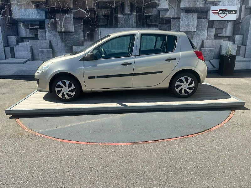 Renault Clio (2007) 1.2i, 55KW - fotka 4 z 20