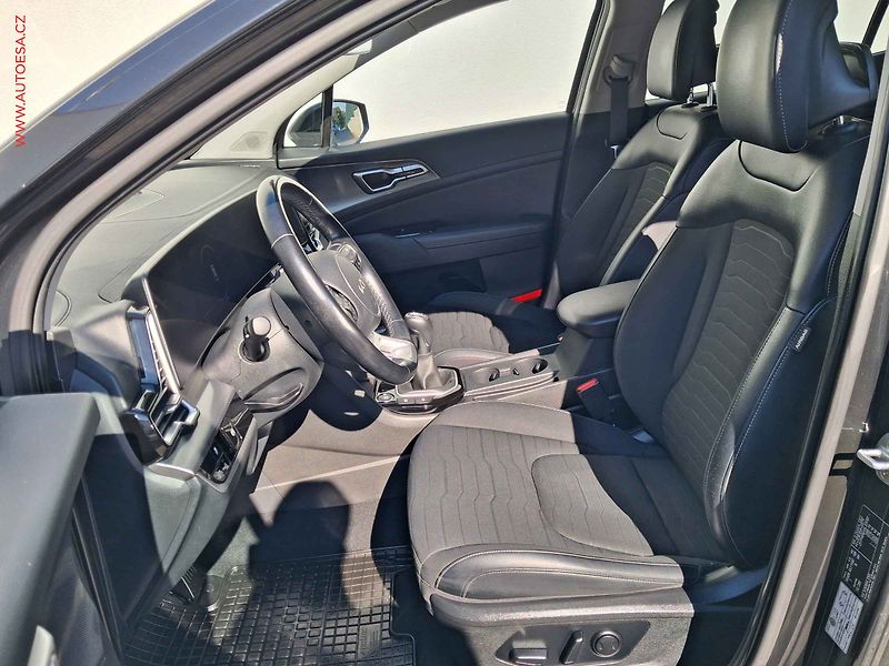 Kia Sportage (2022) 1.6T-GDi, 2.maj,ČR, LED - fotka 9 z 22
