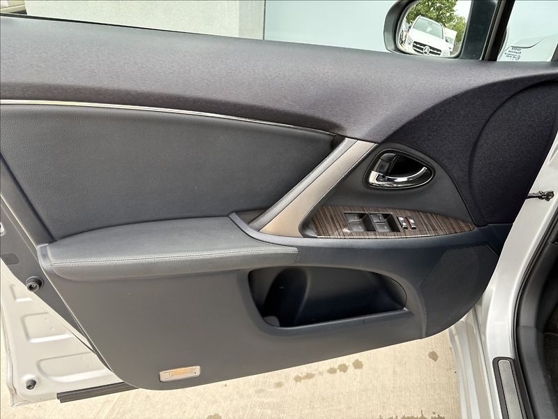Toyota Avensis 1,8 VVT- i 108 KW AUTOMAT CZ - fotka 16 z 23