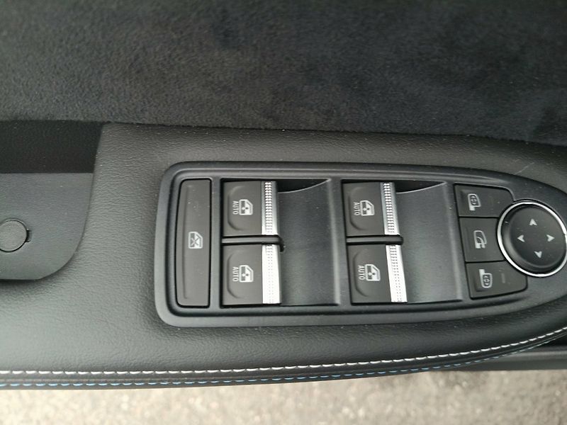 Renault Arkana (2026) esprit Alpine full hybrid E-Te - fotka 13 z 18