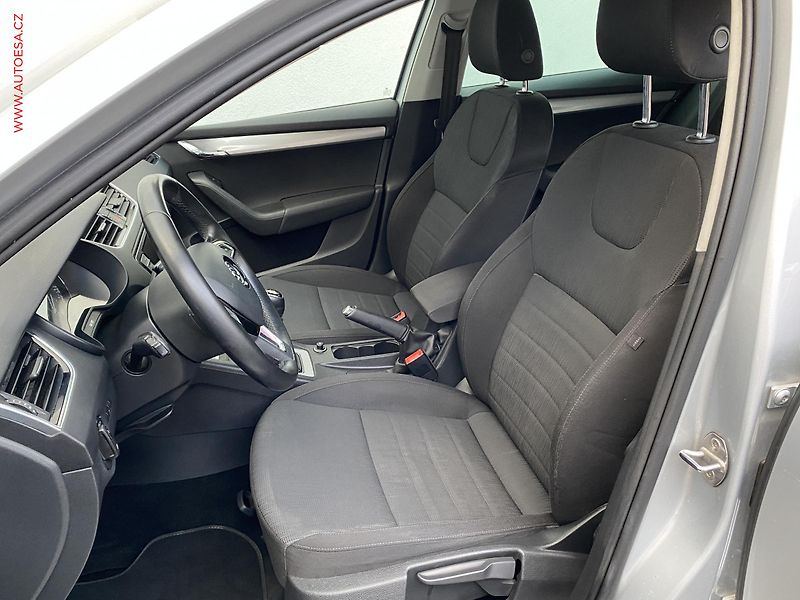 Škoda Octavia (2015) 1.6 TDI, ČR, AC, výhřev sed. - fotka 9 z 17