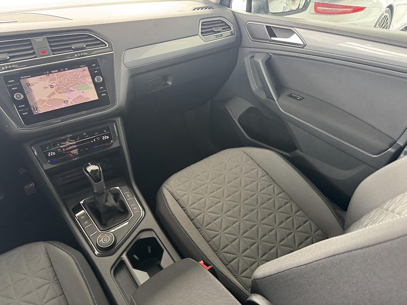 Volkswagen Tiguan (2023) 2,0TDi DSG REZERVACE - fotka 14 z 38