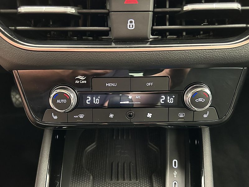 Škoda Scala 1.5 TSI Top selection - fotka 13 z 29