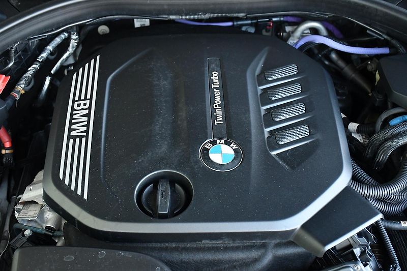 BMW Řada 3 320D xDrive 2xALU 1M ČR - fotka 38 z 38