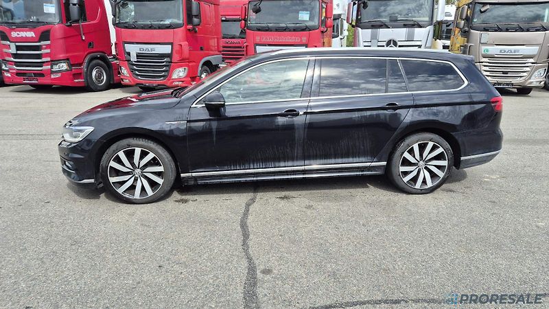 Volkswagen Passat (2018) 2,0 TDi 140 kW - fotka 4 z 19