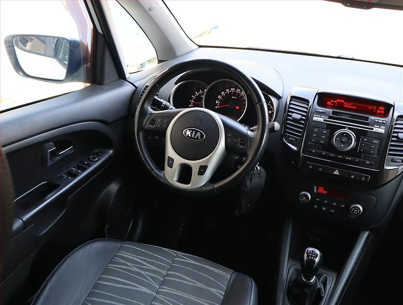 Kia Venga (2016) 1.4 CRDi, Tempomat - fotka 7 z 18