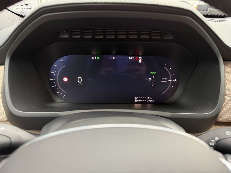 Volvo XC90 (2026) PLUS DARK T8, VZDUCH, VENTILAC - fotka 17 z 24