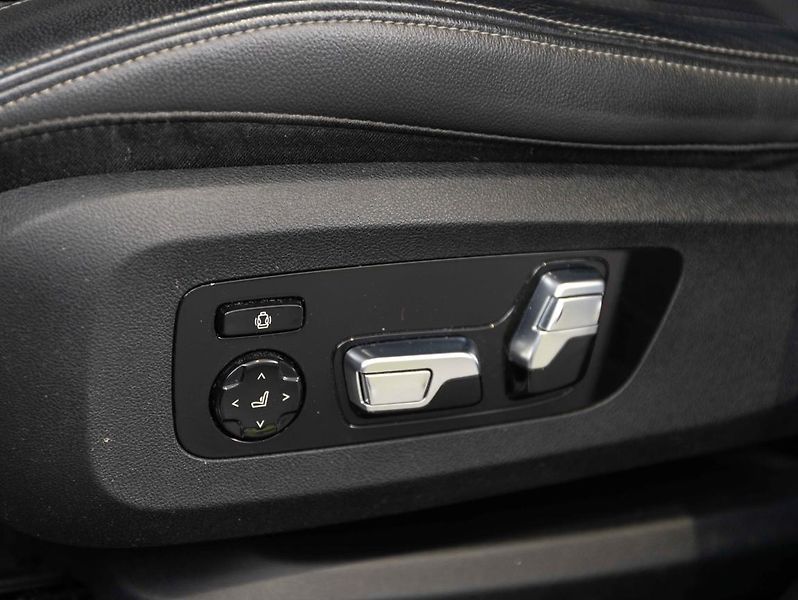 BMW X5 xDrive30d - fotka 20 z 22