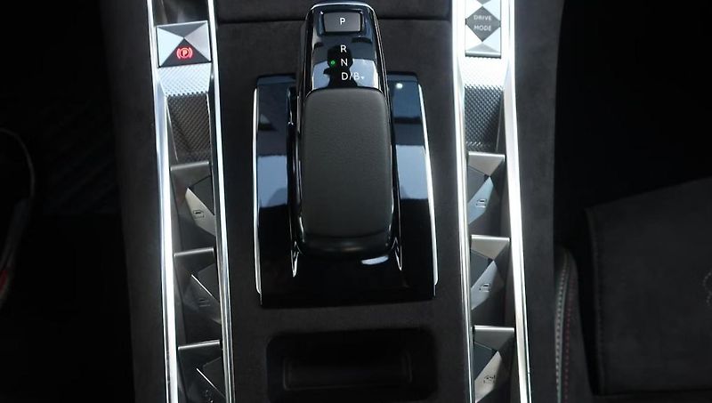 DS Automobiles DS7 (2025) EDITION FRANCE 1.5 BlueHDi 1 - fotka 8 z 14