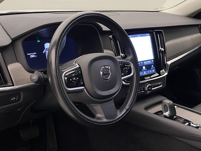 Volvo V90 CC B4 AWD PLUS AUT - fotka 19 z 56