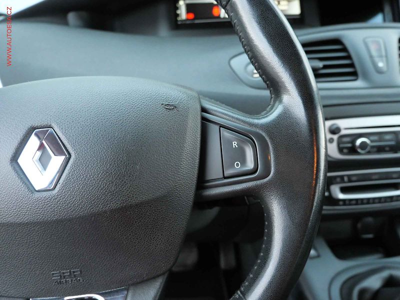 Renault Grand Scénic (2015) 1.5 dCi, 2.maj,ČR, AC, navi - fotka 13 z 20