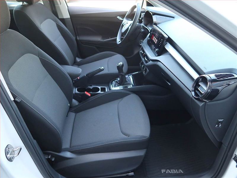 Škoda Fabia (2023) 1.0 TSI, Tempomat - fotka 9 z 17