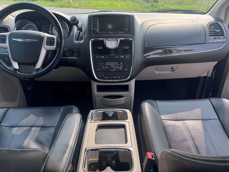 Chrysler Town & Country (2014) 3,6 RT DVD Stown Kůže 2014 - fotka 12 z 20