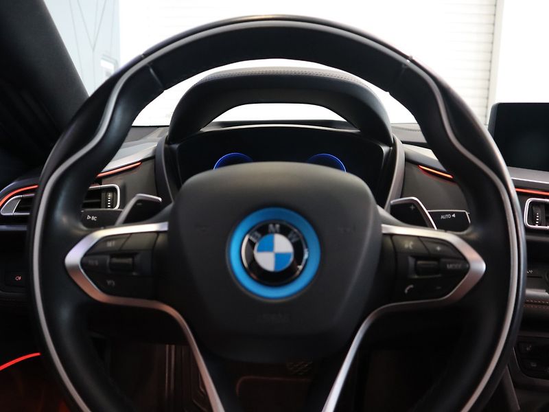 BMW i8 Ultimate Sophisto Edition Kupé - fotka 12 z 35
