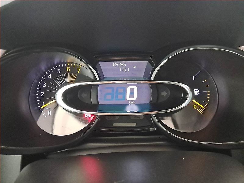 Renault Clio (2014) 1.2 16V, Tempomat - fotka 11 z 16