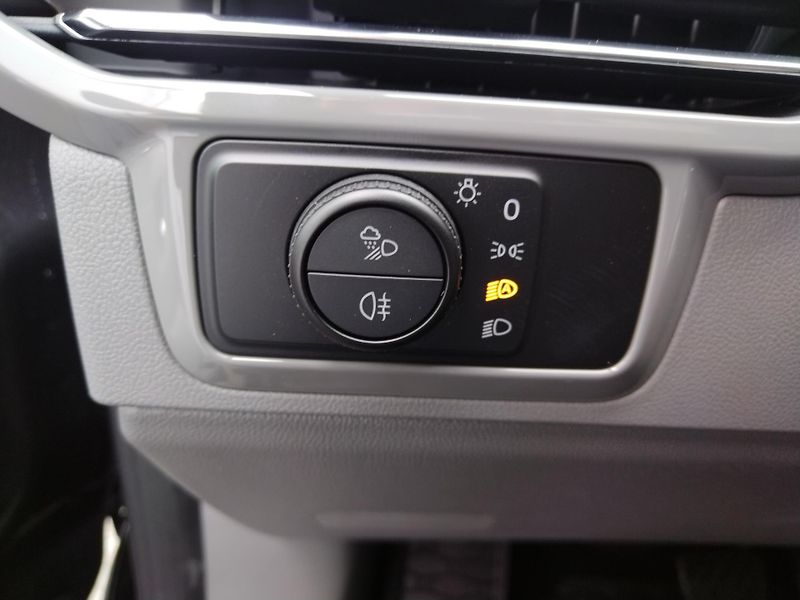 Volkswagen Caravelle Life 2,0 TDI DR 4MOTION 8AUTOM - fotka 16 z 27
