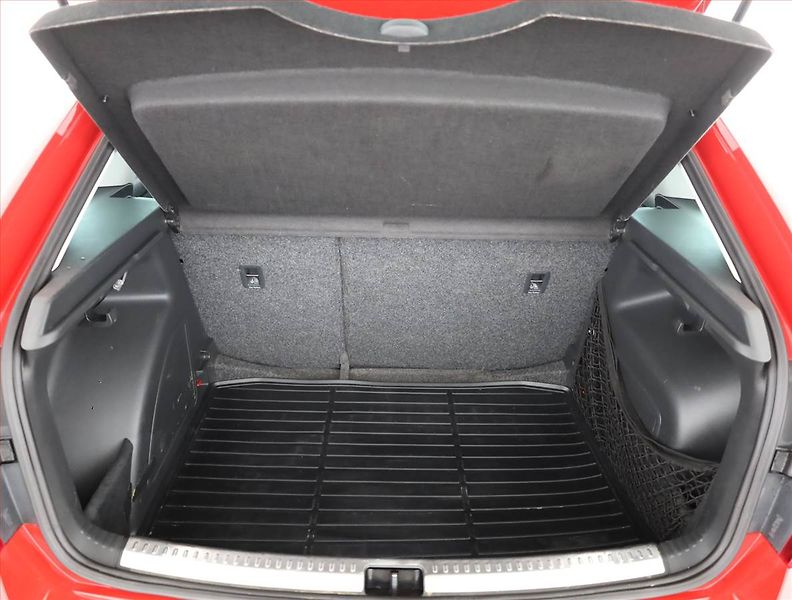 Škoda Rapid (2014) Spaceback 1.2 TSI, Serv.kniha - fotka 17 z 17