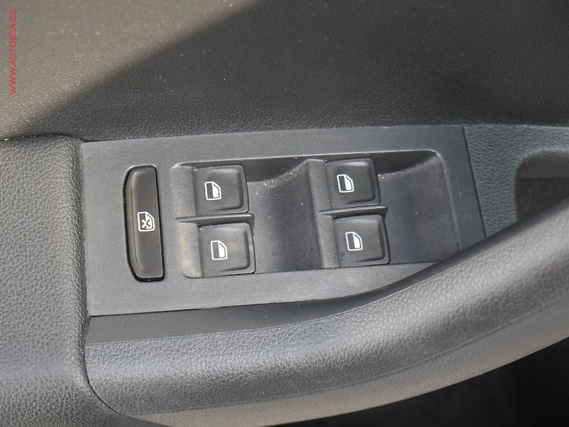 Škoda Octavia (2015) 1.6 TDi, ČR, Elegance - fotka 11 z 16