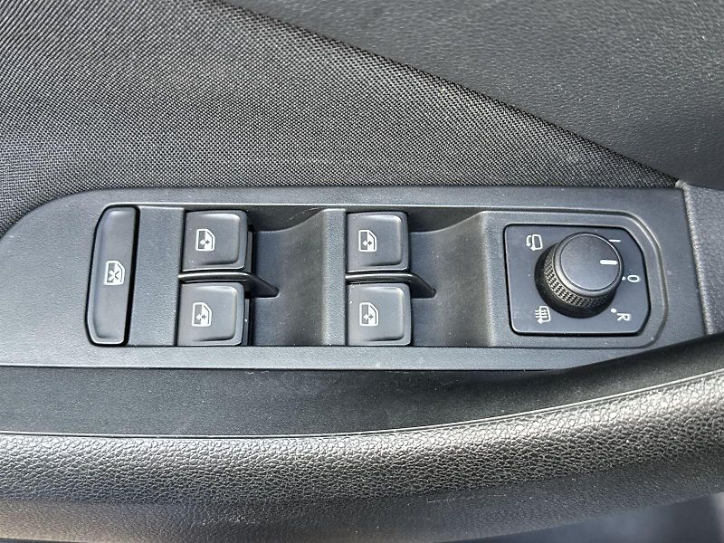 Škoda Kamiq (2021) 1.0 TSI DSG Monte Carlo - fotka 27 z 34