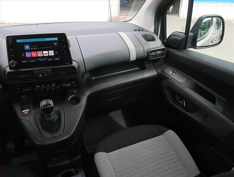 Citroën Berlingo (2018) Shine 1.5 BlueHDi, 5Míst, ČR - fotka 8 z 21