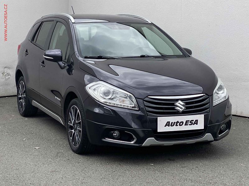 Suzuki SX4 (2015) 1.6i 4x4, AT, xenon, park - fotografie inzerátu