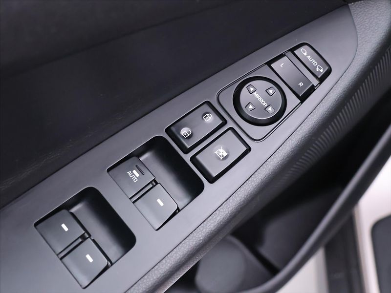 Hyundai Tucson 1,7 CRDI 85kW Czech Edition - fotka 14 z 31