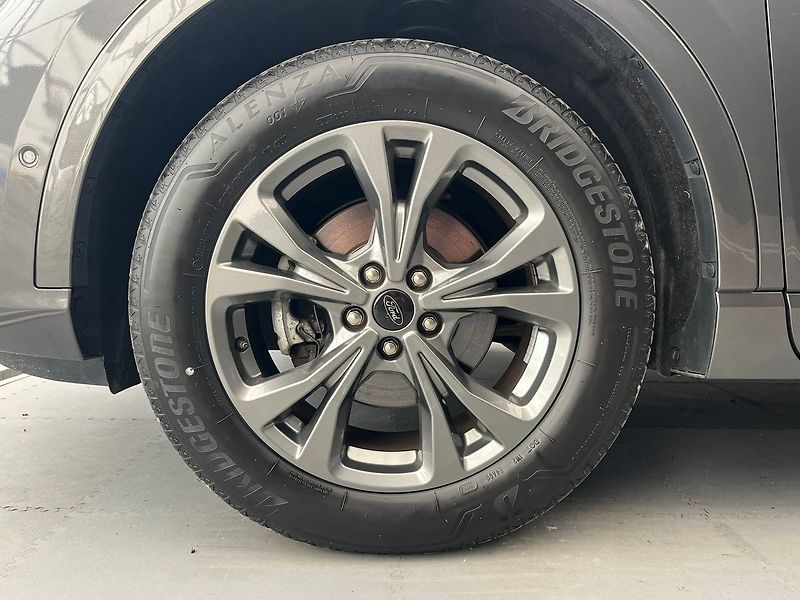 Ford Kuga 2.5 Duratec HEV 4x4 ST-LINE - fotka 50 z 66