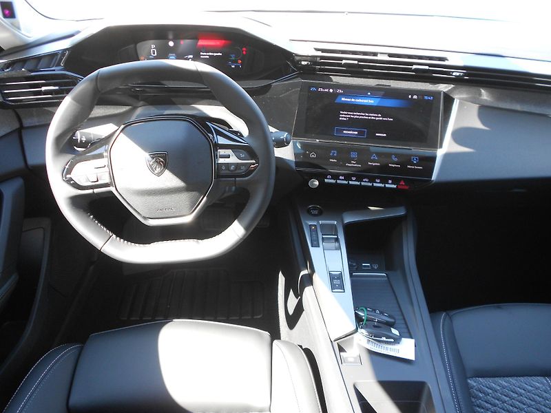 Peugeot 308 ALLURE Hybrid 145 e-DCS6 - fotka 6 z 9