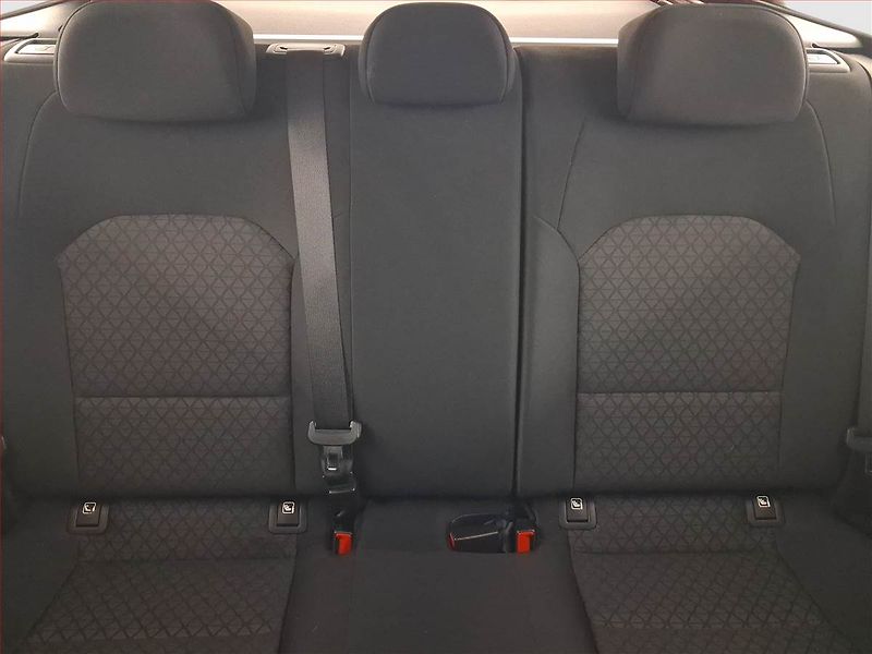 Kia Ceed (2022) 1.5 T-GDI, ČR,1.maj - fotka 10 z 20