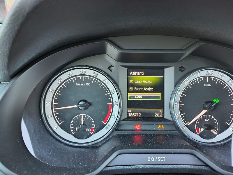 Škoda Octavia 2.0TDI/110kW ,4x4,ACC Full led - fotka 9 z 14