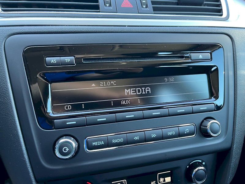 Škoda Rapid (2014) Spb.1.2 TSI 77kW Elegance Plus - fotka 17 z 31