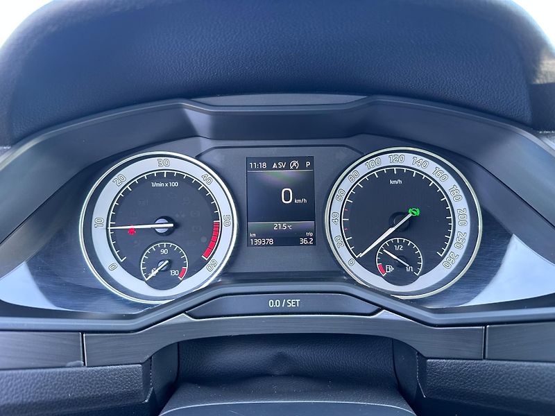Škoda Superb 2.0 TDI 110kW Style - fotka 15 z 18
