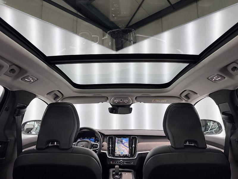 Volvo V90 B4 AWD ADVANCED, H&K, PANO, KE - fotka 20 z 26
