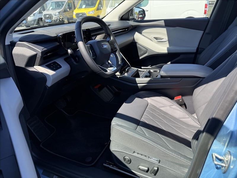 Ford Explorer BEV Premium 210kW - fotka 32 z 36
