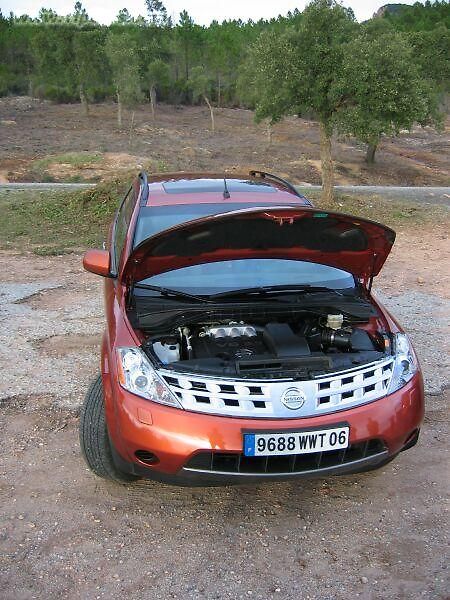 Murano se hodí spíše na silnice než do terénu. Podvozek zase tak extrémně vysoký není.