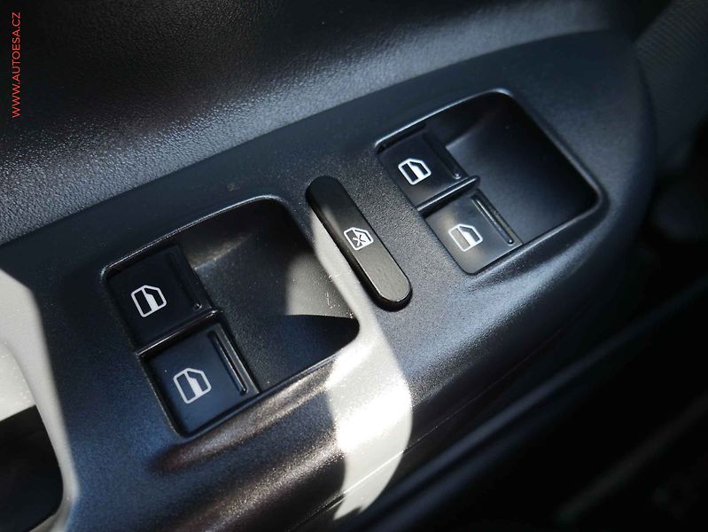 Škoda Octavia (2011) 2.0TSI, RS, DSG, navi - fotka 11 z 17