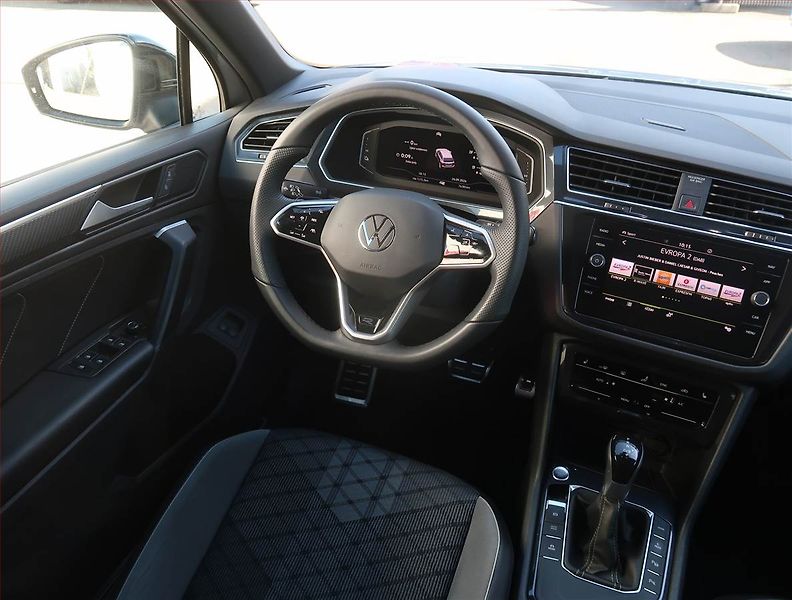 Volkswagen Tiguan (2022) R-Line 1.4 TSI eHybrid - fotka 7 z 27