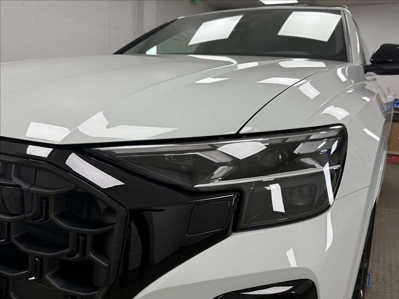 Audi Q8 50 TDI S-LINE 1 MAJ ČR DPH - fotka 31 z 34