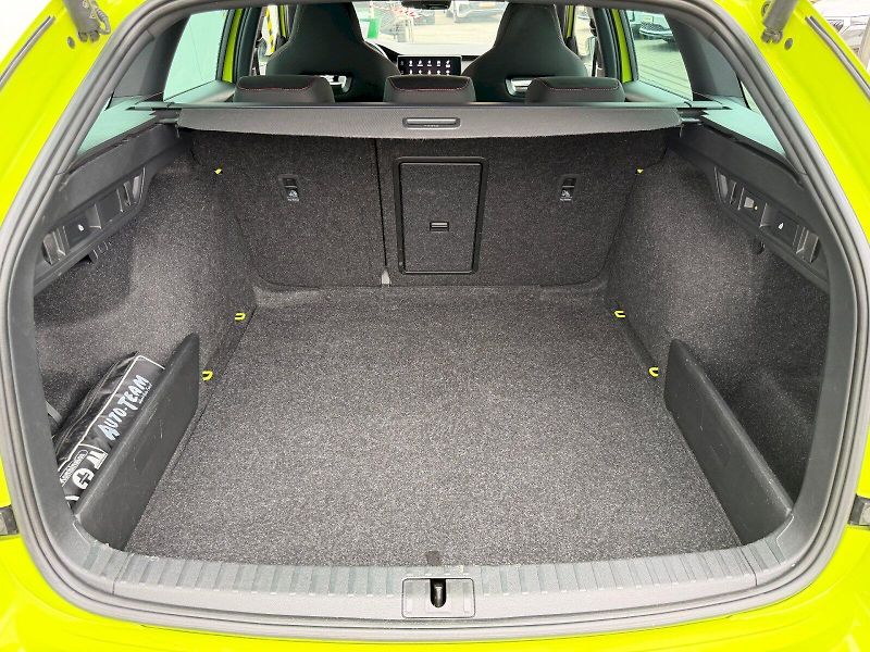 Škoda Octavia (2023) RS 2.0 TSI 180kW - fotka 33 z 35