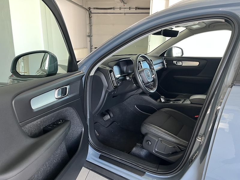 Volvo XC40 (2021) D3 FWD MOMENTUM SE - fotka 13 z 13