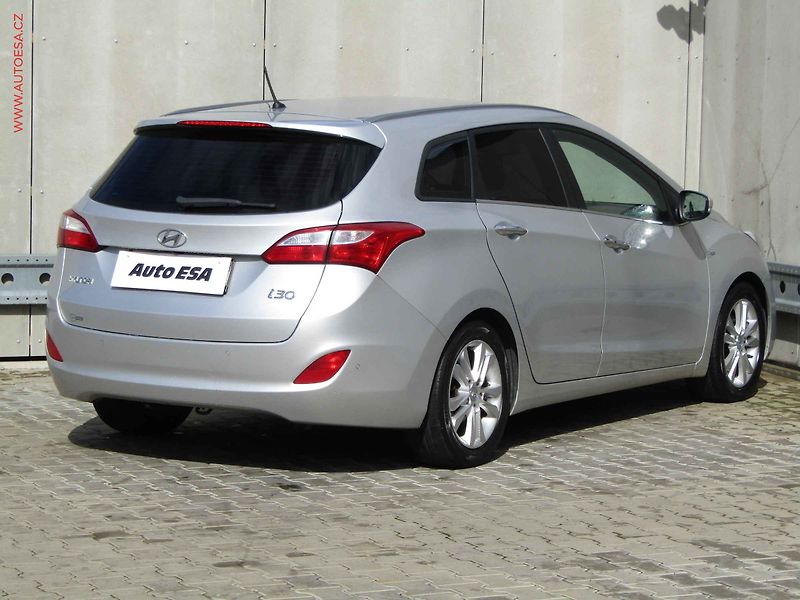 Hyundai i30 (2013) 1.6 CRDi, ČR, AC, tempo - fotka 4 z 21