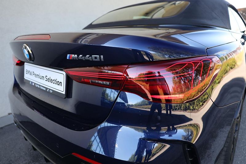BMW Řada 4 M440i xDrive Convertible - fotka 27 z 27