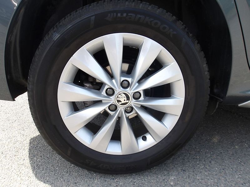 Škoda Kamiq 1,5TSi AUTOMAT !!! 1.MAJITEL ! - fotka 12 z 28