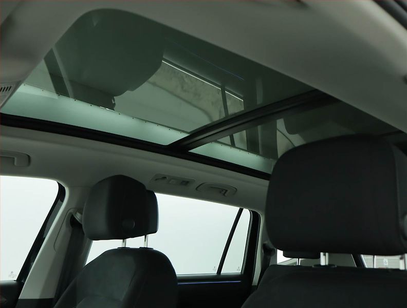 Volkswagen Tiguan Allspace (2022) 2.0 TDI - fotka 17 z 17